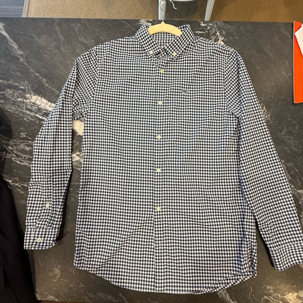 Vineyard Vines Boys Gingham Performance Whale Shirt, Large.
